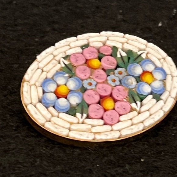 Mint Vintage 1960s Italian White Flower Micro Mosaic Brooch Very Nice 2"  by 1" - Picture 4 of 6